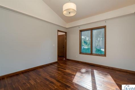 2100 Peregrine Lane North Mankato MN 56003