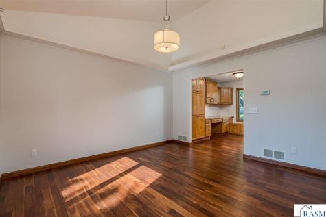 2100 Peregrine Lane North Mankato MN 56003