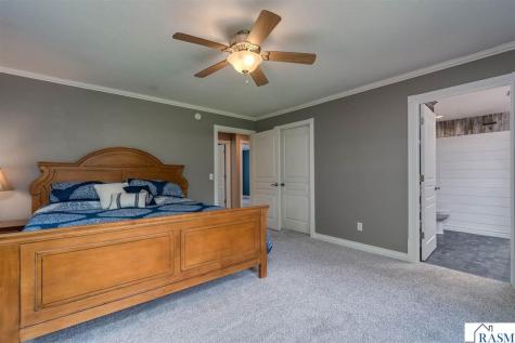 18500 510th Avenue Lake Crystal MN 56055