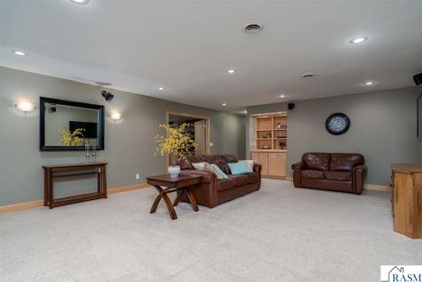 18500 510th Avenue Lake Crystal MN 56055