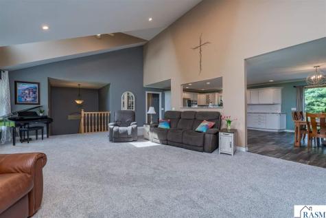 18500 510th Avenue Lake Crystal MN 56055