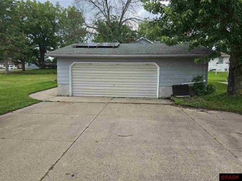 1121 S Minnesota Street New Ulm MN 56073