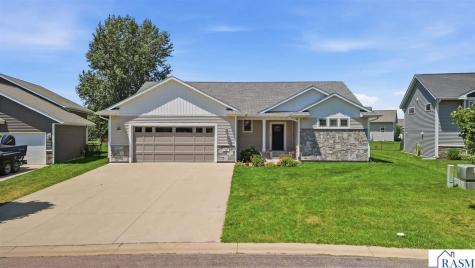 820 Fieldcrest Drive Mankato MN 56001