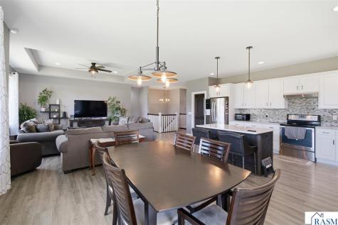 820 Fieldcrest Drive Mankato MN 56001