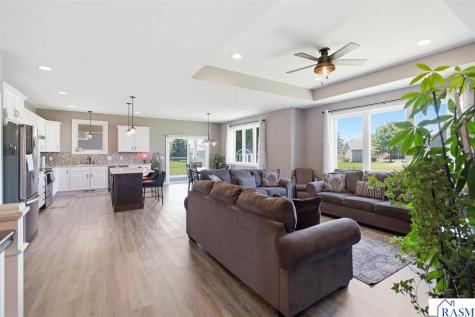 820 Fieldcrest Drive Mankato MN 56001