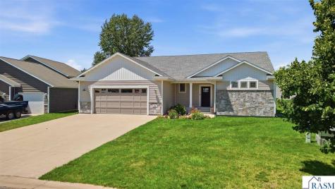 820 Fieldcrest Drive Mankato MN 56001