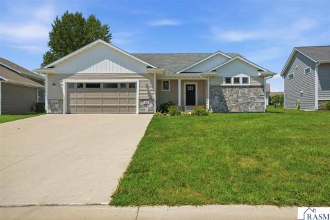 820 Fieldcrest Drive Mankato MN 56001