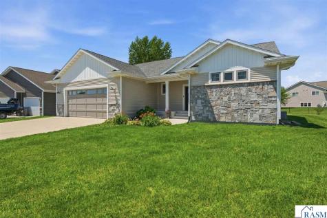 820 Fieldcrest Drive Mankato MN 56001