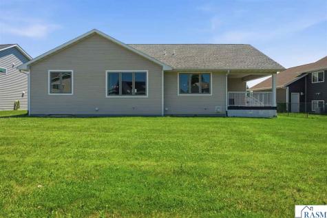 820 Fieldcrest Drive Mankato MN 56001