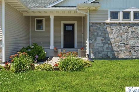 820 Fieldcrest Drive Mankato MN 56001