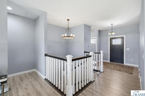 820 Fieldcrest Drive Mankato MN 56001