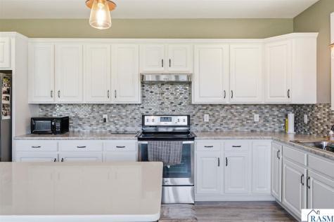 820 Fieldcrest Drive Mankato MN 56001