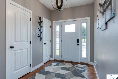 2232 Coventry Lane North Mankato MN 56003