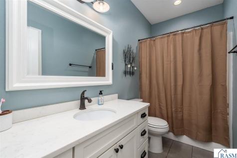 2232 Coventry Lane North Mankato MN 56003
