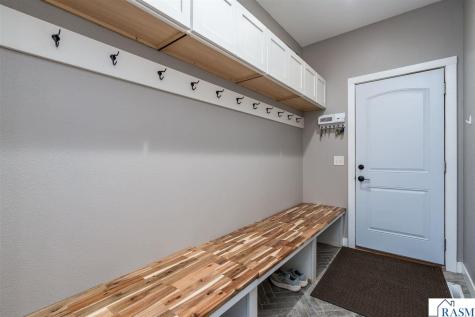 2232 Coventry Lane North Mankato MN 56003