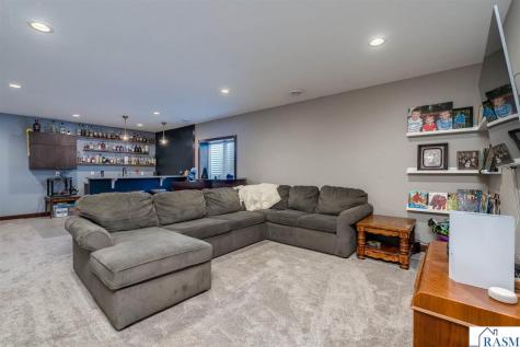 2232 Coventry Lane North Mankato MN 56003