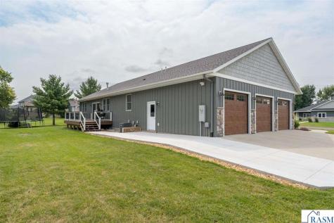 2232 Coventry Lane North Mankato MN 56003
