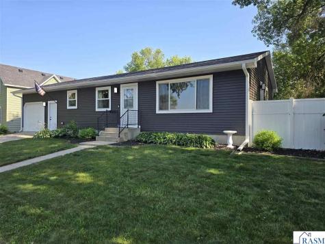 301 Elm Street NE Sleepy Eye MN 56085