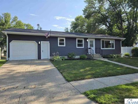 301 Elm Street NE Sleepy Eye MN 56085