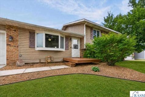 2575 Lamada Place Owatonna MN 55060