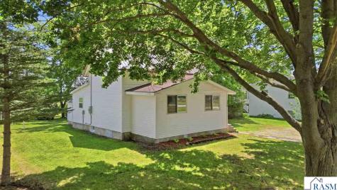 104 N Secor Street Bricelyn MN 56014