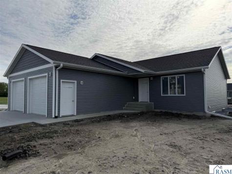 14 Village Lane New Ulm MN 56073