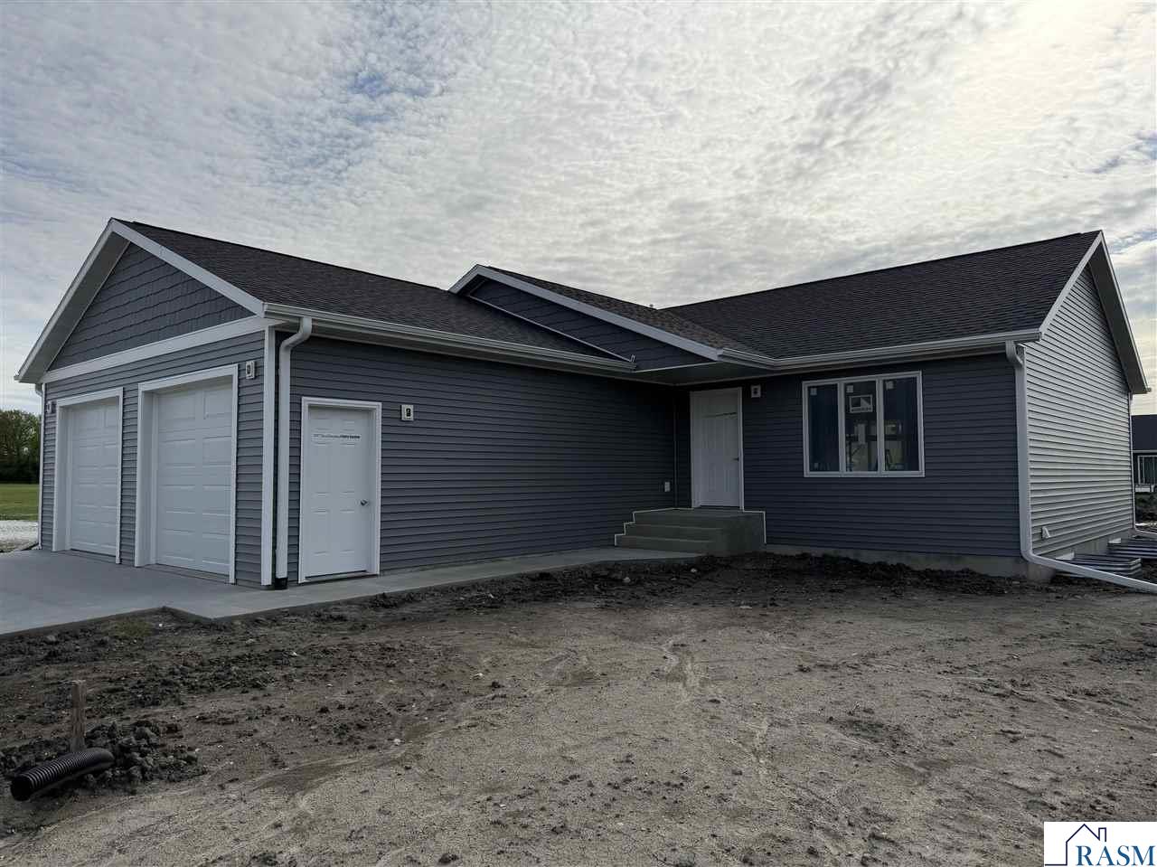 14 Village Lane New Ulm MN 56073