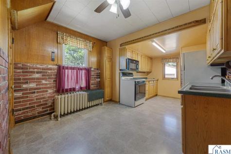 112 S 4th Street Gaylord MN 55334