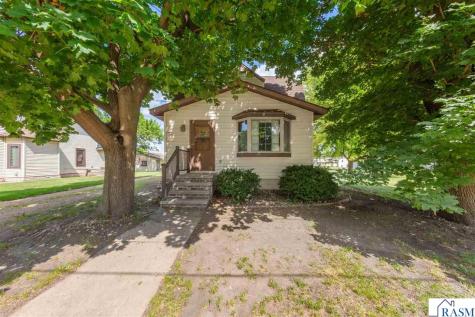 112 S 4th Street Gaylord MN 55334