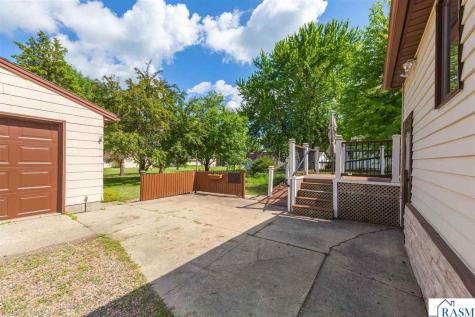112 S 4th Street Gaylord MN 55334