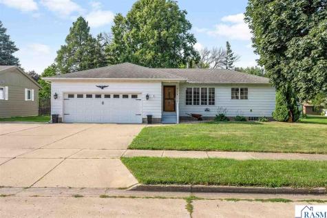 914 School Street Fairmont MN 56031