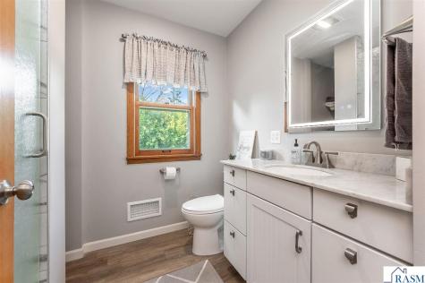 914 School Street Fairmont MN 56031