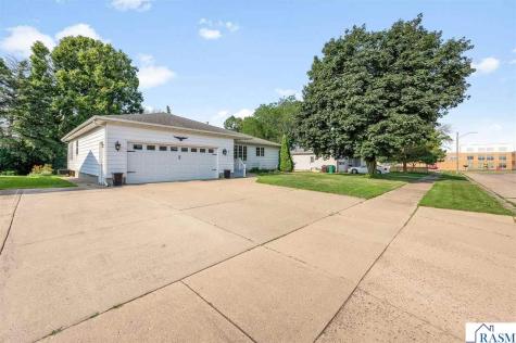 914 School Street Fairmont MN 56031
