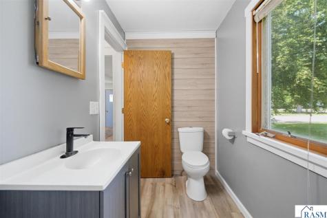 18 S Ann Street Minnesota Lake MN 56068