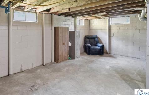 18 S Ann Street Minnesota Lake MN 56068