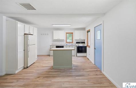 18 S Ann Street Minnesota Lake MN 56068