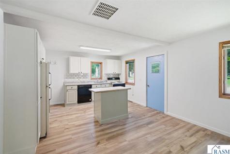 18 S Ann Street Minnesota Lake MN 56068