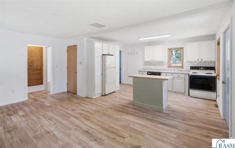 18 S Ann Street Minnesota Lake MN 56068