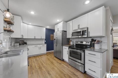 1801 Sunray Avenue Mankato MN 56001