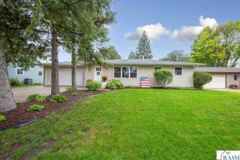 1801 Sunray Avenue Mankato MN 56001