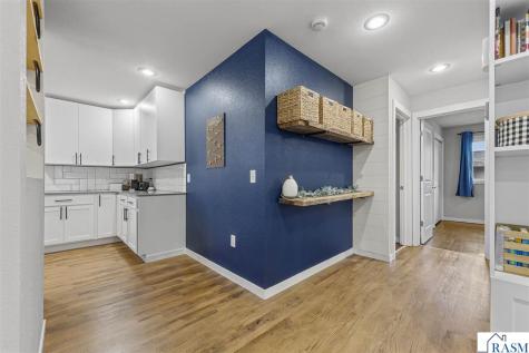 1801 Sunray Avenue Mankato MN 56001