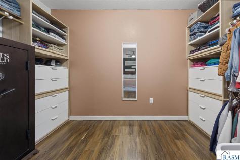 1801 Sunray Avenue Mankato MN 56001