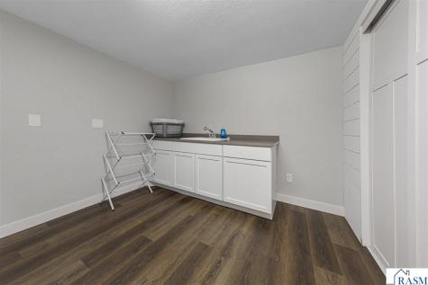 1801 Sunray Avenue Mankato MN 56001