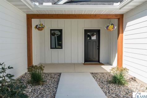 1720 High Tail Lane Mankato MN 56001