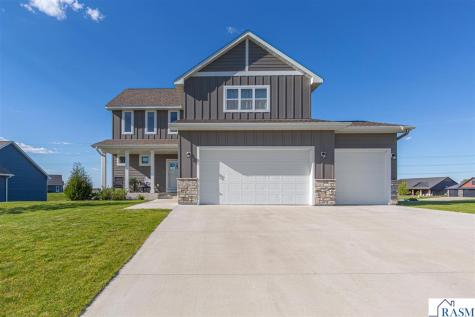 1966 Lexington Lane North Mankato MN 56003