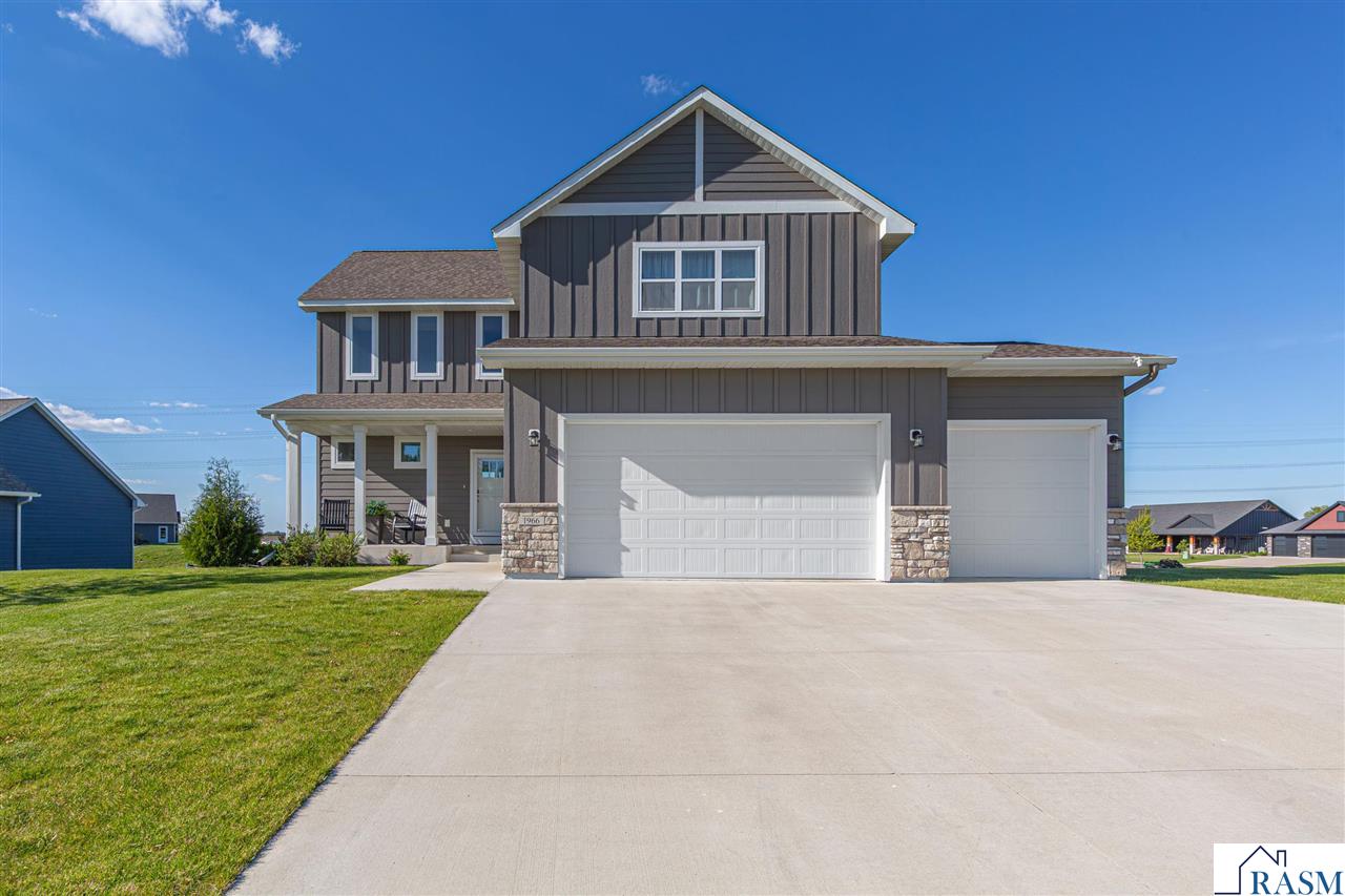 1966 Lexington Lane North Mankato MN 56003