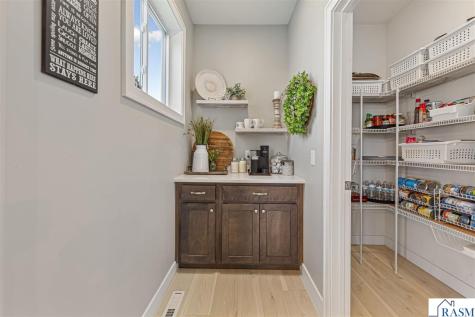 1966 Lexington Lane North Mankato MN 56003