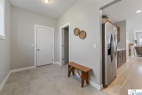 1966 Lexington Lane North Mankato MN 56003
