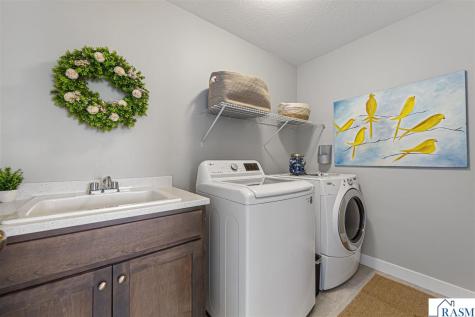 1966 Lexington Lane North Mankato MN 56003