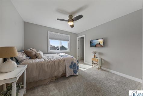 1966 Lexington Lane North Mankato MN 56003